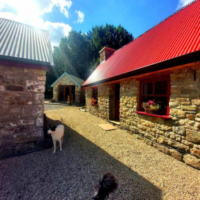 Caitríona's Cottages - Adult Only Pet Friendly - Hot Tub, Sauna, Pool - Sleeps 4